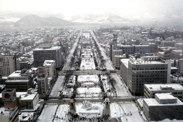 Sapporo-Snow-Festival-1966.jpg 491KB